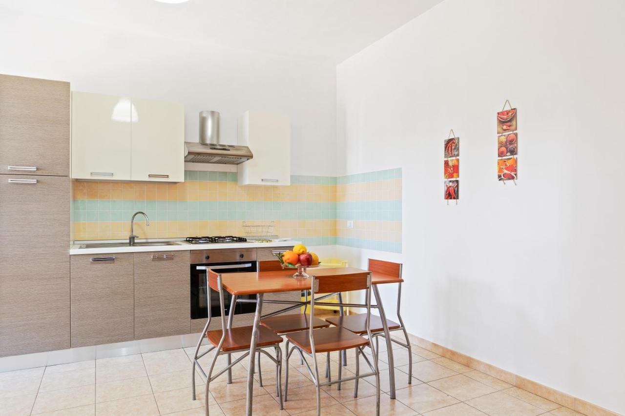 Focallo Seaside Holiday Flat Santa Maria Del Focallo Kültér fotó