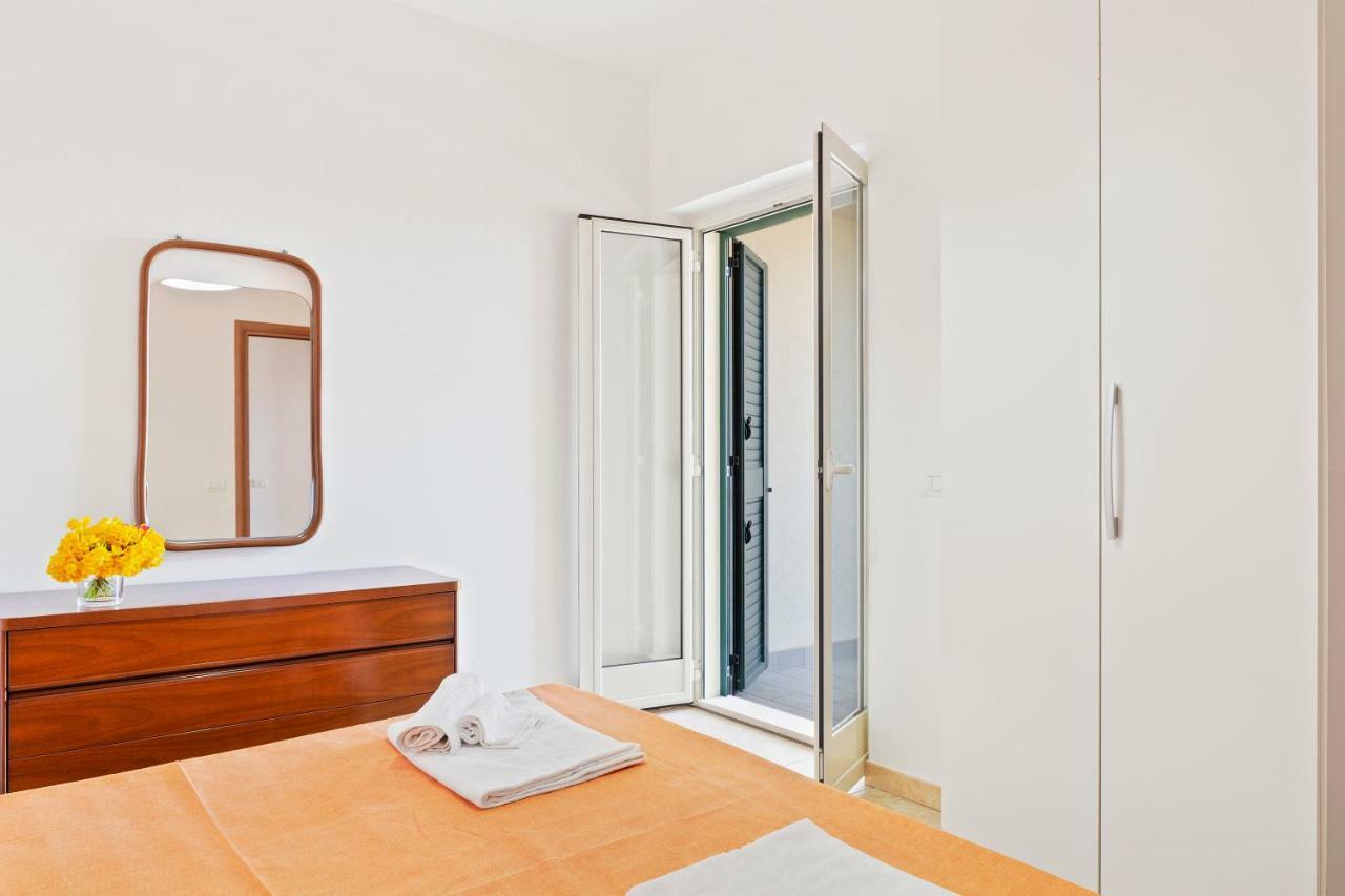 Focallo Seaside Holiday Flat Santa Maria Del Focallo Kültér fotó